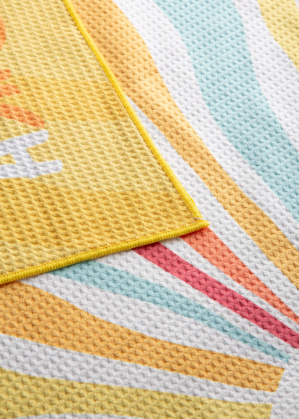 TOALLA DE PLAYA + NECESER BERMUDAS